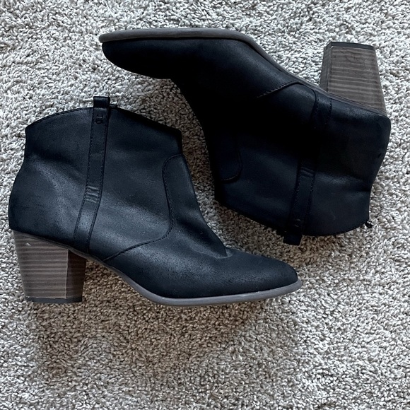 Womens Old Navy black western ankle boots ankle booties leather size 10 - Picture 1 of 8